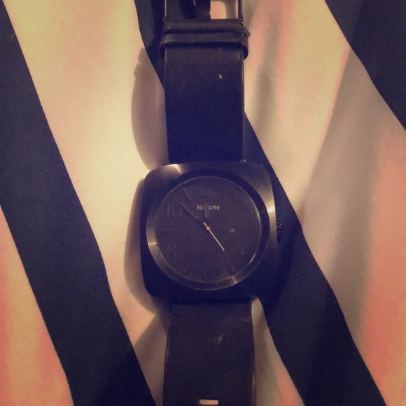Nixon watch - Picture 1 of 2